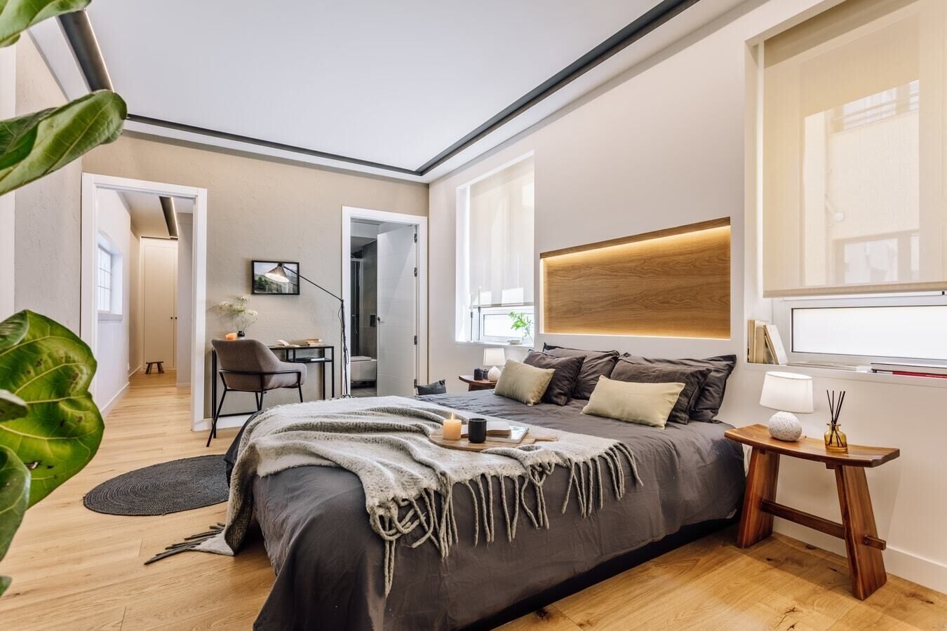 2 bedrooms, desk, iron/ironing board, WiFi