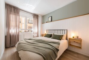 2 habitaciones, escritorio, tabla de planchar con plancha y wifi 