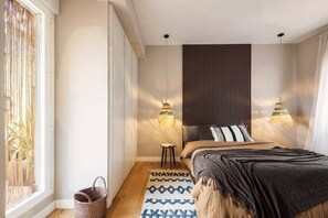 2 bedrooms, desk, iron/ironing board, WiFi