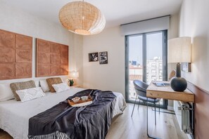 4 makuuhuonetta, työpöytä, silitysrauta/-lauta, Wi-Fi