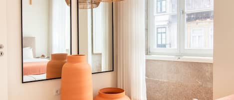 2 makuuhuonetta, silitysrauta/-lauta, ilmainen Wi-Fi, vuodevaatteet