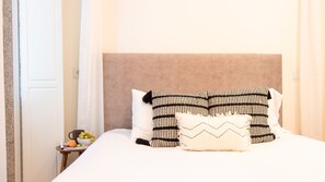 1 habitación, tabla de planchar con plancha, wifi gratis y ropa de cama 