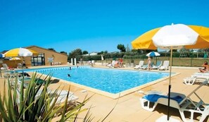 Piscine couverte, piscine extérieure
