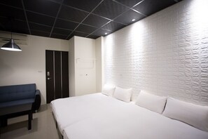 Basic Quadruple Room - Miss Homestay (Taichung)