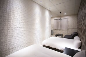 基本四人房 | 隔音、免費無線上網