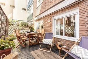 屋外ダイニングエリア