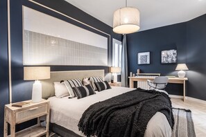 4 habitaciones, tabla de planchar con plancha, wifi y ropa de cama 