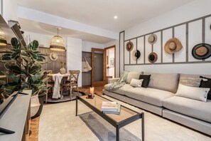 TV - Indalo - 2 bedrooms in Castilla (Madrid)