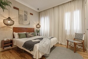 2 bedrooms, iron/ironing board, WiFi, bed sheets