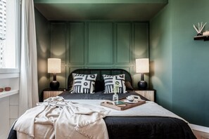 2 bedrooms, iron/ironing board, WiFi