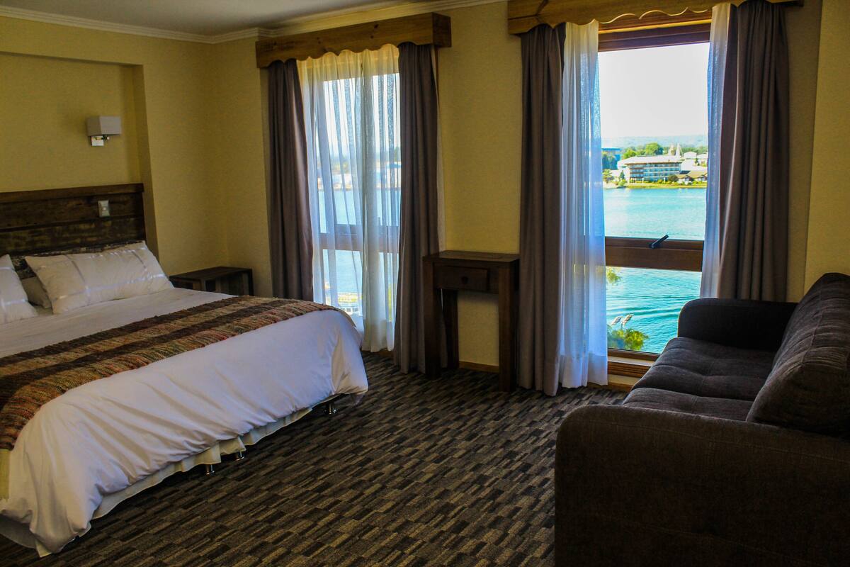 In-room safe, desk, free WiFi, bed sheets