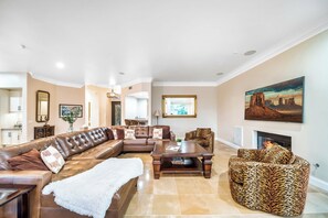 TV, fireplace, DVD player, stereo