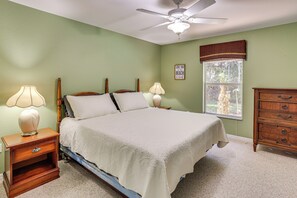 3 bedrooms, iron/ironing board, WiFi, bed sheets