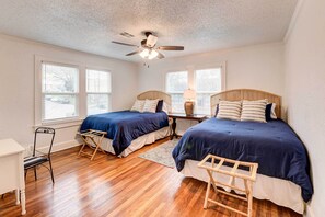 3 chambres, fer et planche à repasser, Internet gratuit, draps fournis