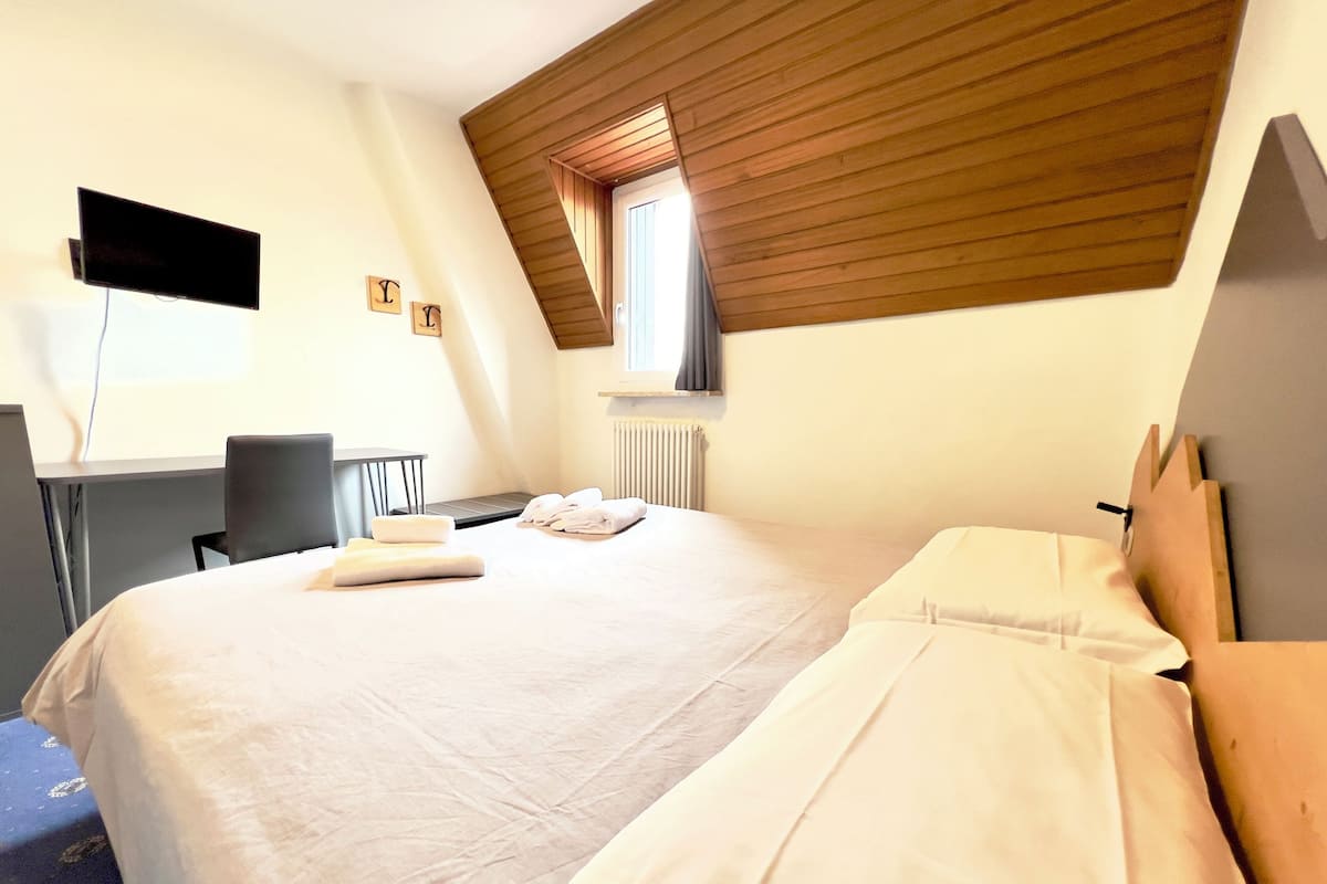 Room | 1 bedroom, free WiFi, bed sheets