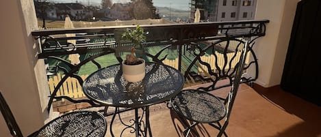 Deluxe Room, 1 Bedroom | Bathroom