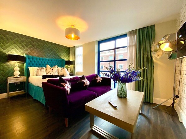 1 bedroom, iron/ironing board, free Internet, bed sheets