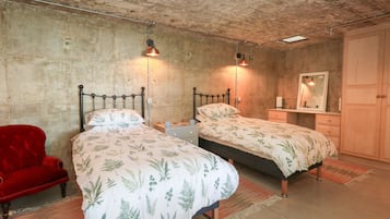 2 bedrooms, individually decorated, individually furnished, free WiFi