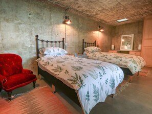 2 bedrooms, individually decorated, individually furnished, free WiFi