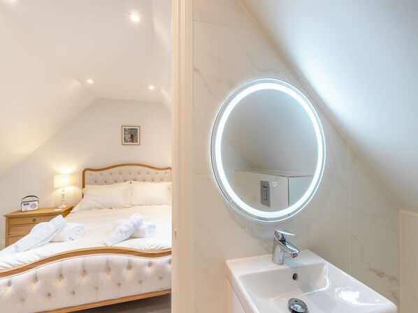 4 habitaciones, wifi gratis y ropa de cama 