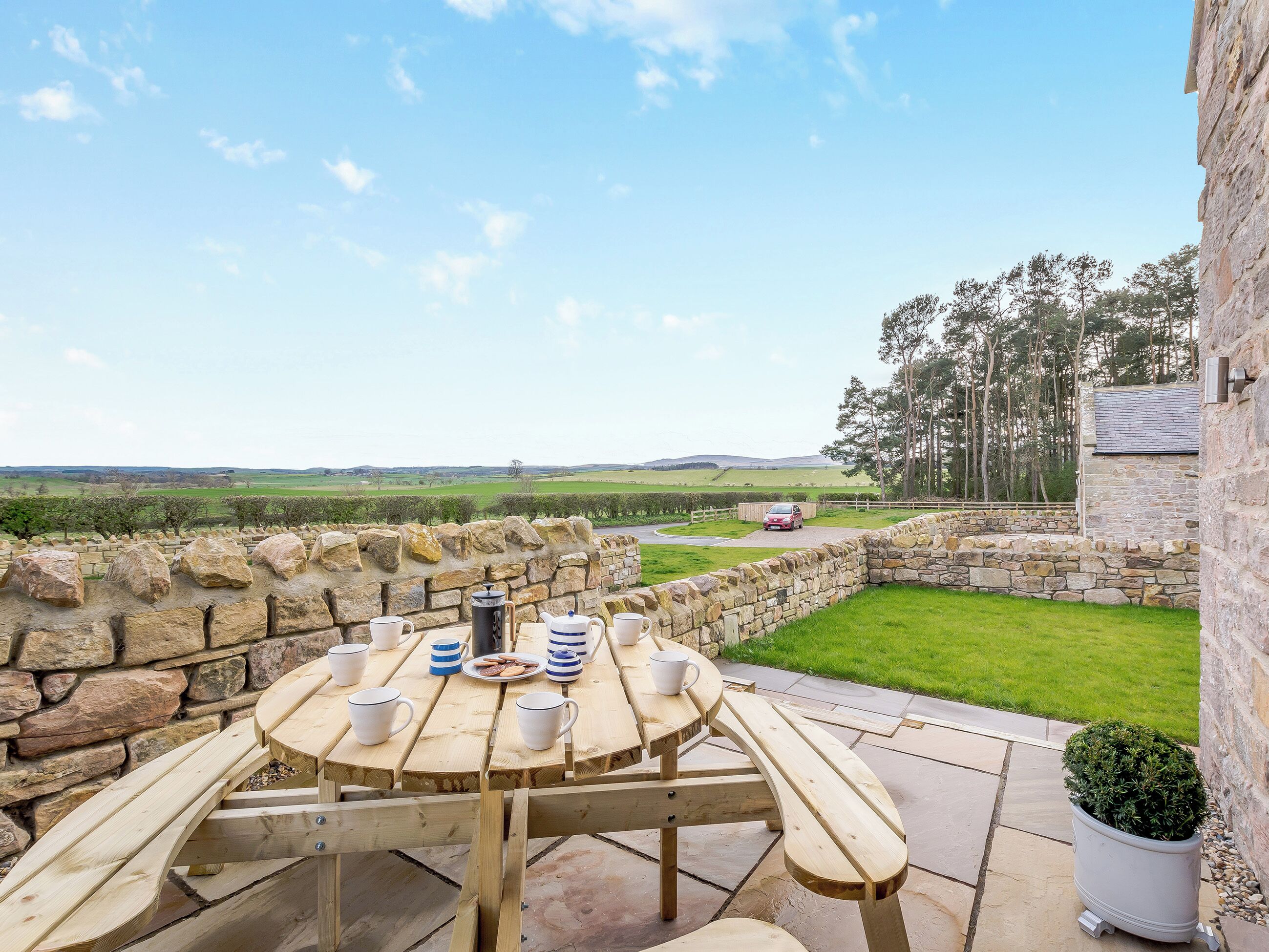 Outdoor dining