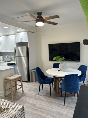 Dining - Updated 2/2 on the Intracoastal of Prestigious Spanish River Rd (Boca Raton)