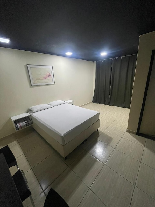 Basic Double Room | Free WiFi, bed sheets
