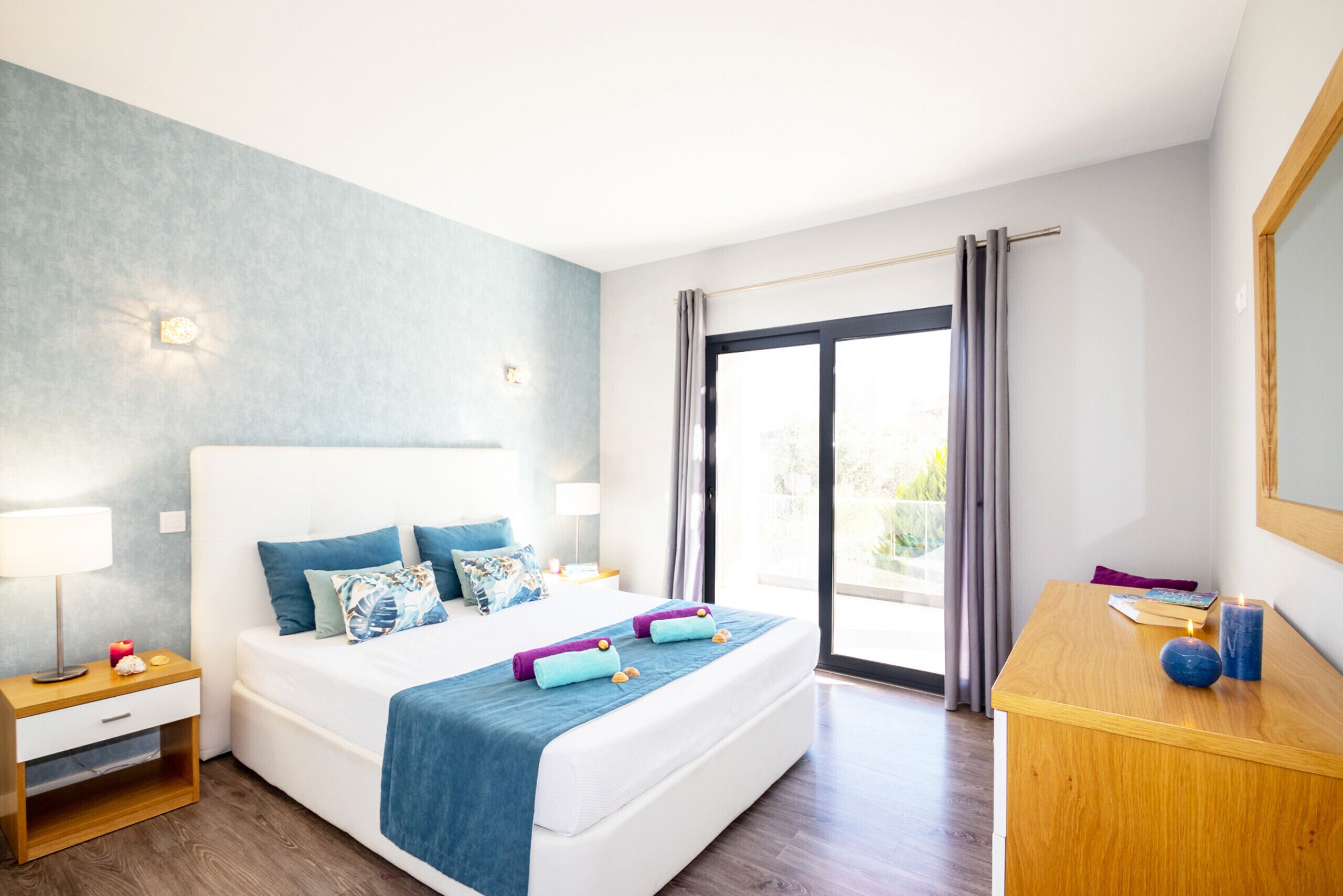 4 chambres, fer et planche à repasser, Wi-Fi gratuit, draps fournis