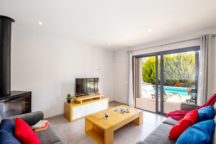 Villa With Heatable Pool, 2 Jacuzzis & Bbq - Algarve