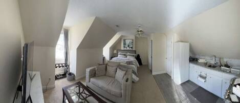 1 bedroom, bed sheets