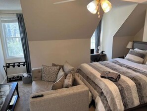 1 bedroom, bed sheets