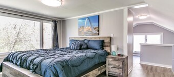 Spacious Valley Junction Retreat