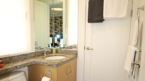 Unclassified image, 5 of 9, button - Private Modern Suite 15min from YVR self check in (Richmond)