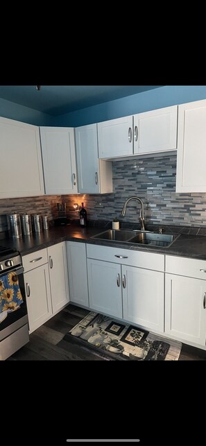 Fridge, microwave, oven, stovetop - Our Little Cabin (Oshkosh)