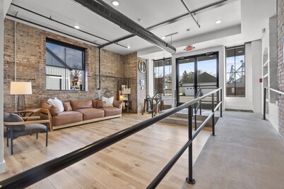 เดอะ ลิเทอรารี โฮเทล