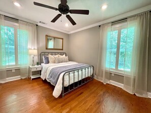 2 chambres, fer et planche à repasser, accès Internet, draps fournis