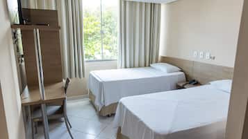 Quarto duplo standard, 2 camas de solteiro | Wi-Fi de cortesia, roupa de cama