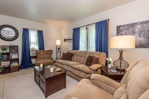 Smart TV, computer monitors