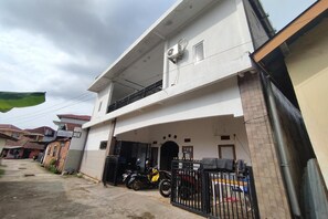 Exterior - OYO 2933 Wisma Hiro Pertiwi (Palembang)