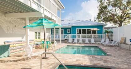 Key West Style Cottage - with pool/hot-tub