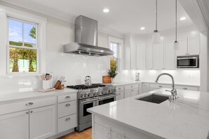 Fridge, microwave, oven, stovetop - *New* Seabrook's Solitude: Private Hot Tub & Dog Friendly (Pacific Beach)