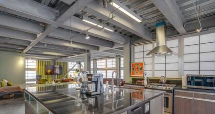 Modern Penthouse in Venice Beach-The Steel Rose