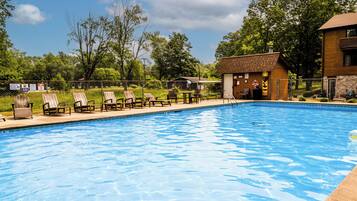 Piscine extérieure, piscine chauffée