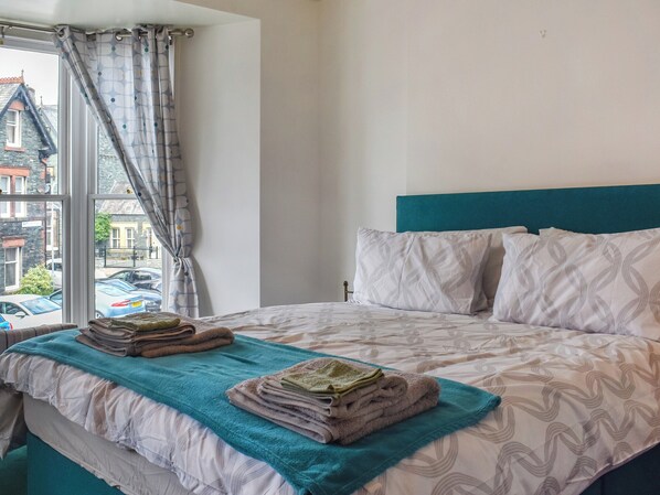 4 bedrooms, free WiFi, bed sheets