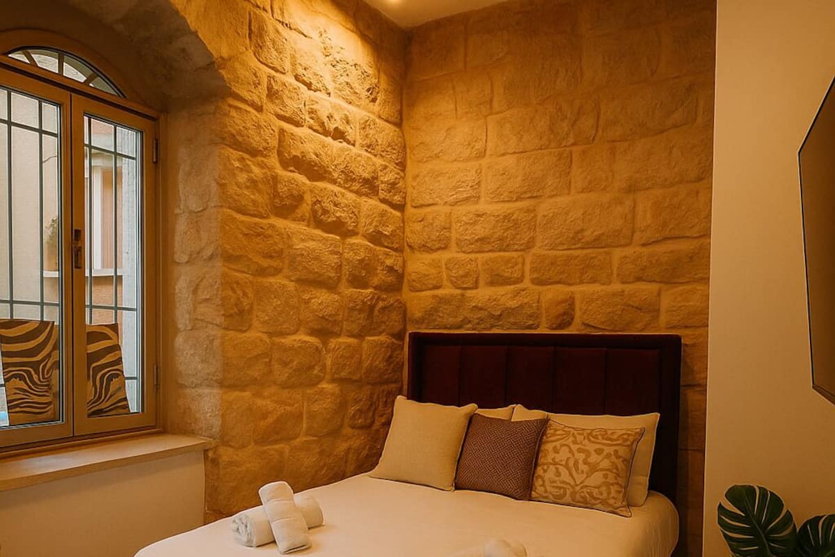 Royal Townhome, 2 Bedrooms | 1 bedroom, premium bedding, down duvets, memory-foam beds