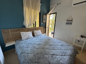 3 bedrooms, desk, iron/ironing board, travel crib