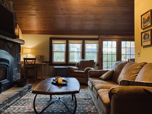 Smart-TV, Kamin, Tischfußball