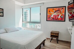 Luxury Suite, 2 Bedrooms, Ocean View, Beachside | In-room safe, individually decorated, individually furnished, free WiFi - Playa Cartagena (Cartagena)