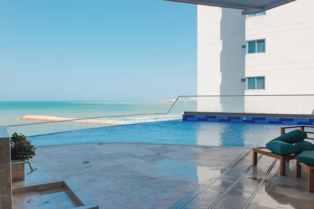 3 piscinas al aire libre, sillones reclinables de piscina
