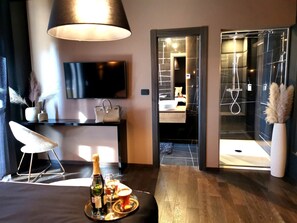 4 soverom, strykejern/-brett, wi-fi (inkludert) og sengetøy